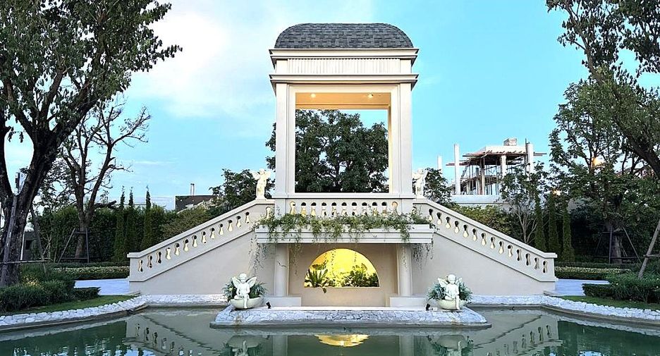 For rent 5 bedrooms house in Lat Krabang, Bangkok