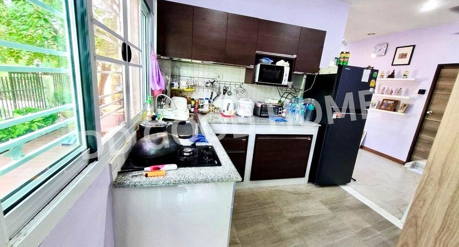For sale 2 bedrooms house in Khok Samrong, Lopburi