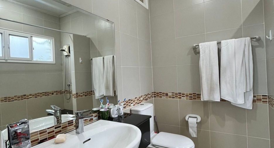 For rent 4 bedrooms house in Mueang Chiang Mai, Chiang Mai