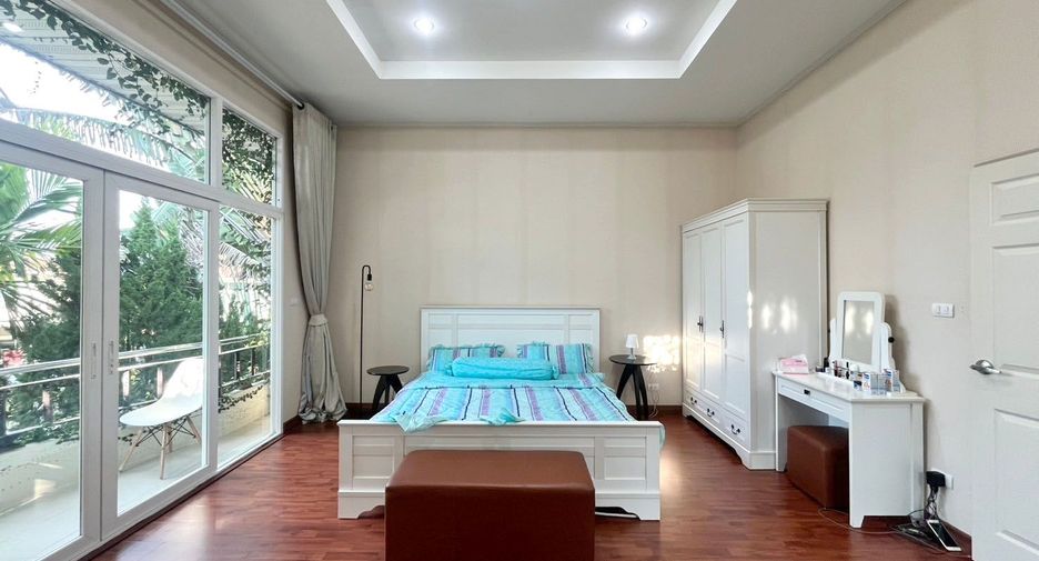 For rent 4 bedrooms house in Mueang Chiang Mai, Chiang Mai