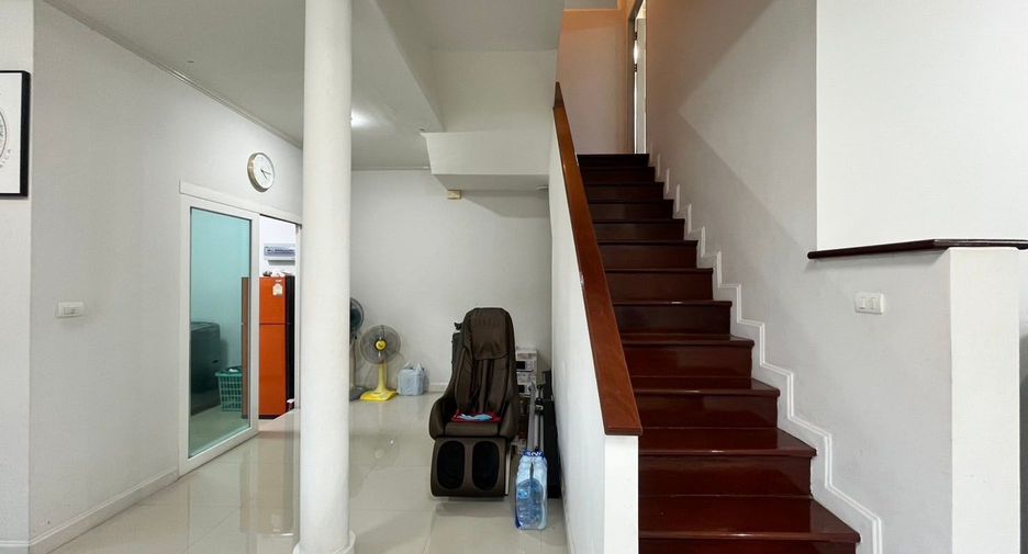 For rent 4 bedrooms house in Mueang Chiang Mai, Chiang Mai