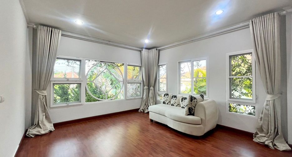 For rent 4 bedrooms house in Mueang Chiang Mai, Chiang Mai