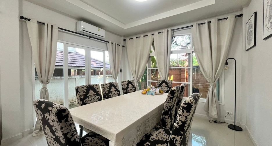 For rent 4 bedrooms house in Mueang Chiang Mai, Chiang Mai