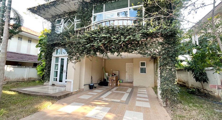 For rent 4 bedrooms house in Mueang Chiang Mai, Chiang Mai
