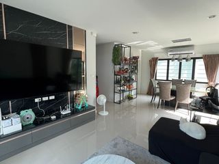 For sale 4 Beds house in Lam Luk Ka, Pathum Thani