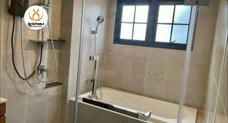 For rent 4 bedrooms house in Bang Phli, Samut Prakan