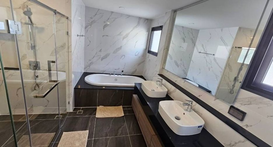 Haus zur Miete mit 4 Zimmer in Bang Phli, Samut Prakan