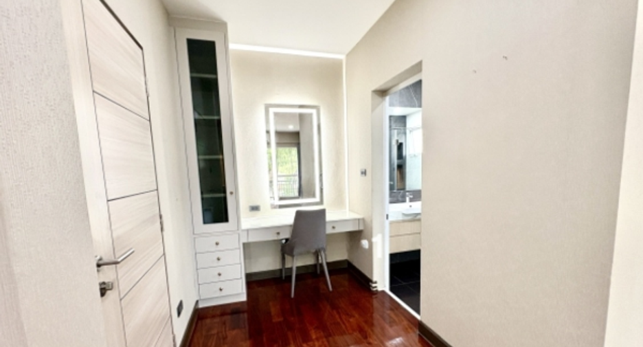 For rent 3 bedrooms house in Phasi Charoen, Bangkok