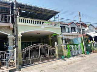 出售 4 卧室 独立屋 在 Mueang Pathum Thani, Pathum Thani