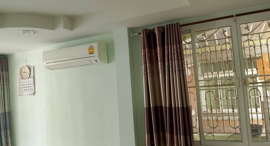 Haus zum Kauf mit 4 Zimmer in Mueang Pathum Thani, Pathum Thani