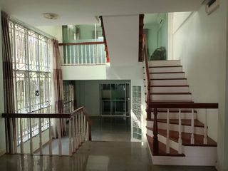 出售 4 卧室 独立屋 在 Mueang Pathum Thani, Pathum Thani