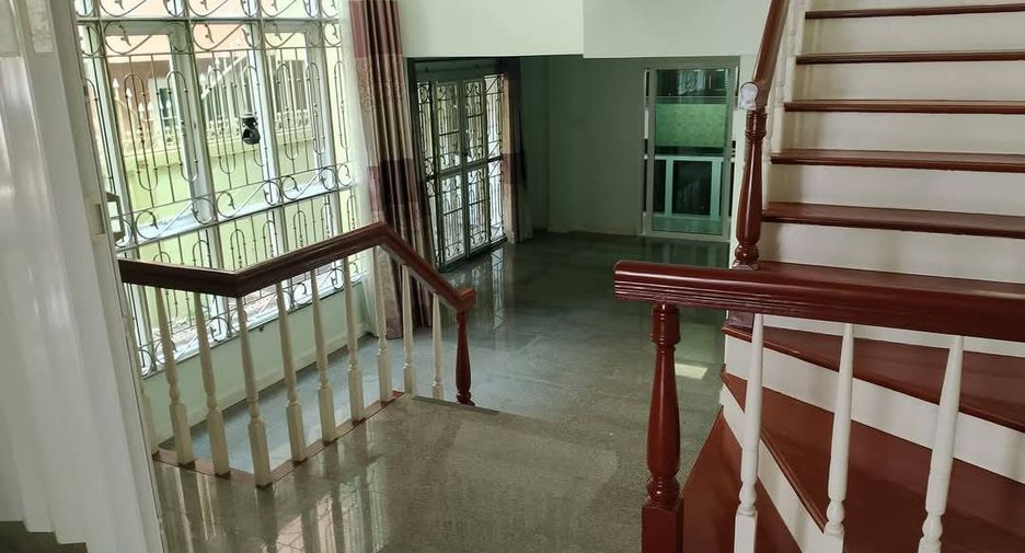 Haus zum Kauf mit 4 Zimmer in Mueang Pathum Thani, Pathum Thani