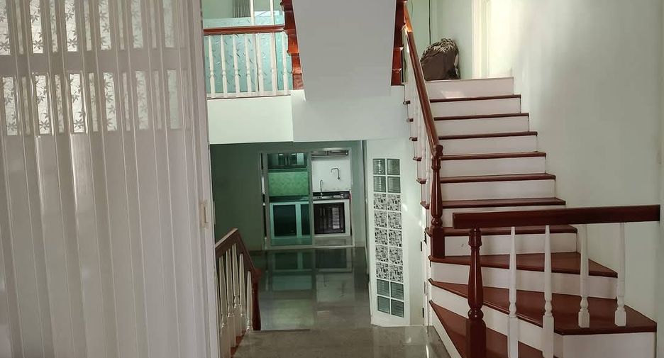 Haus zum Kauf mit 4 Zimmer in Mueang Pathum Thani, Pathum Thani