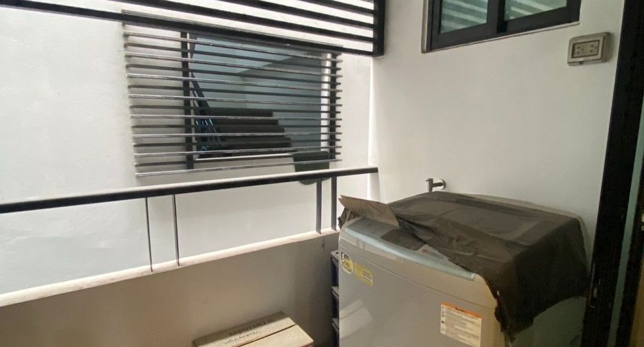 For sale 1 Beds condo in Lat Phrao, Bangkok