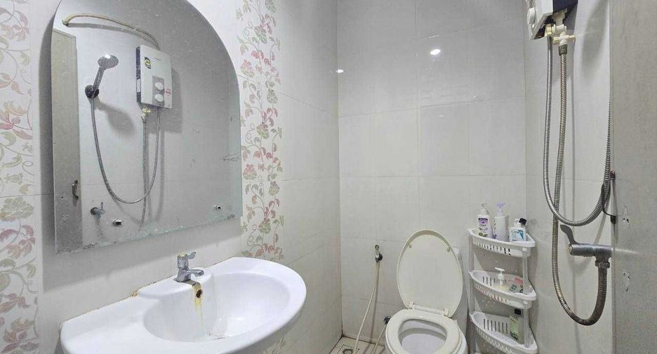 For sale 3 bed townhouse in Krathum Baen, Samut Sakhon
