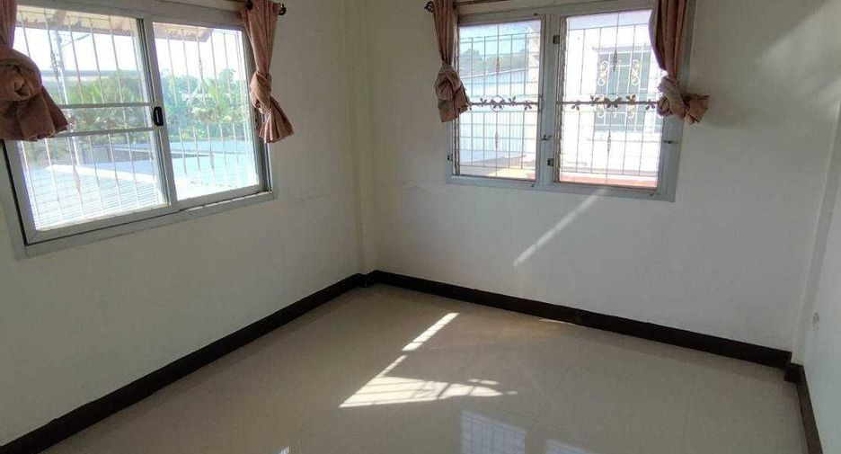 For sale 3 bed townhouse in Krathum Baen, Samut Sakhon
