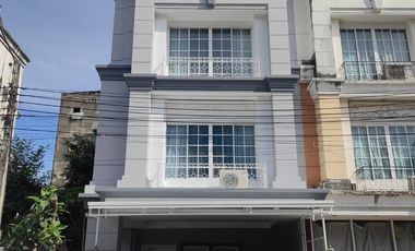 For rent 4 ベッドルーム house in Bang Na, Bangkok
