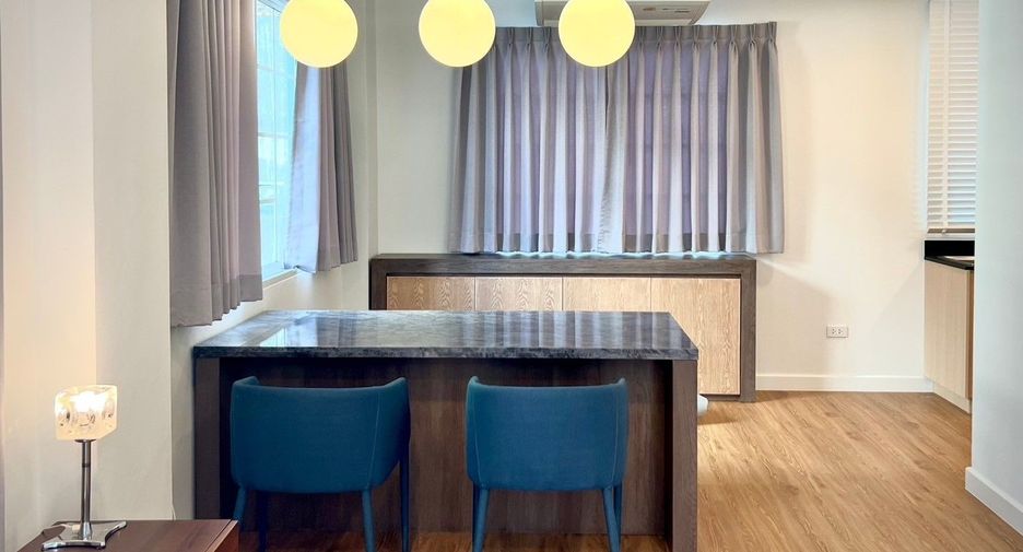For rent 4 bedrooms house in Bang Na, Bangkok