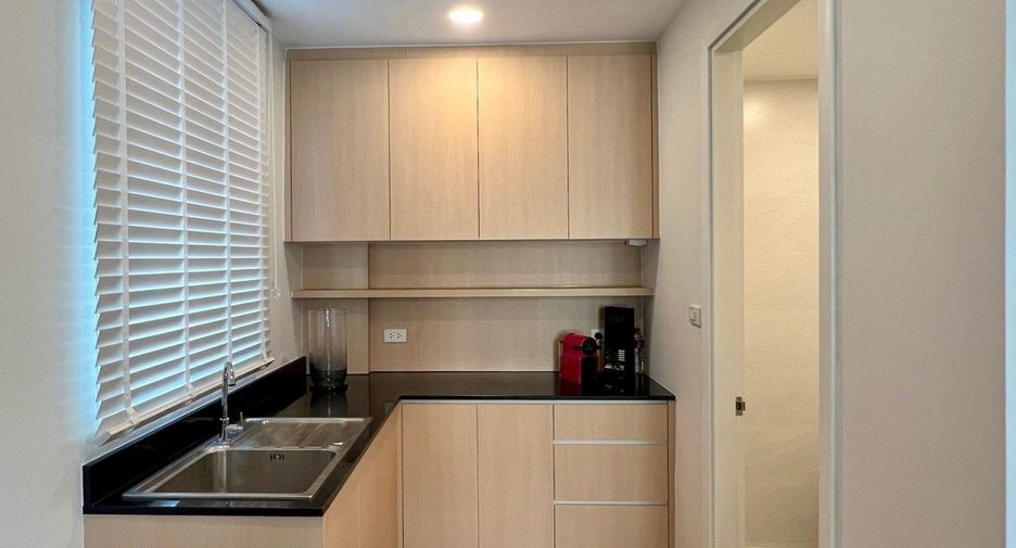 For rent 4 bedrooms house in Bang Na, Bangkok