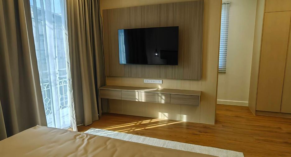 For rent 4 bedrooms house in Bang Na, Bangkok
