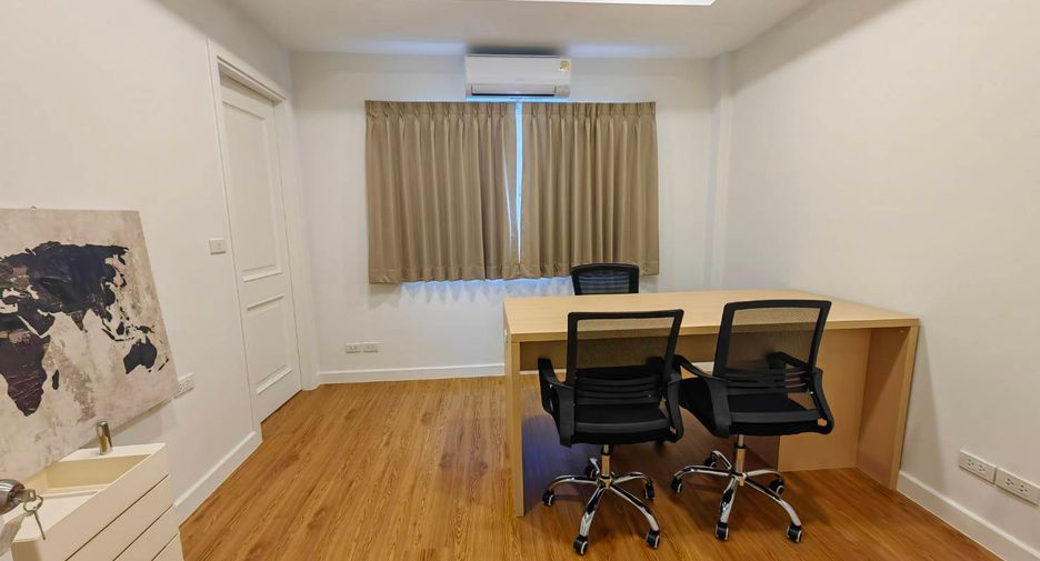 For rent 4 bedrooms house in Bang Na, Bangkok