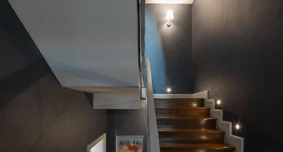 For sale 2 bedrooms townhouse in Watthana, Bangkok
