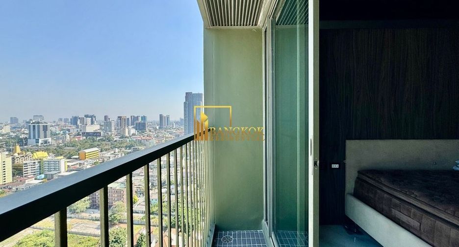 For rent 3 bedrooms condo in Watthana, Bangkok