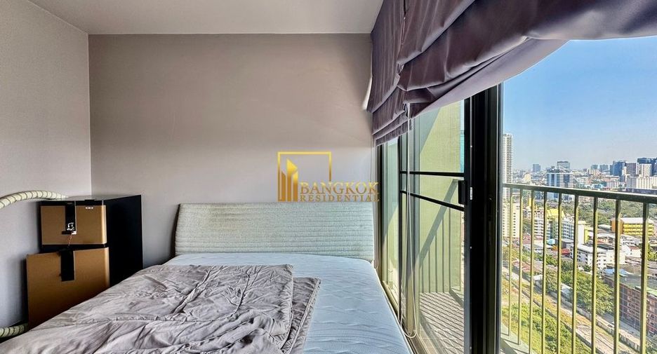 For rent 3 bedrooms condo in Watthana, Bangkok