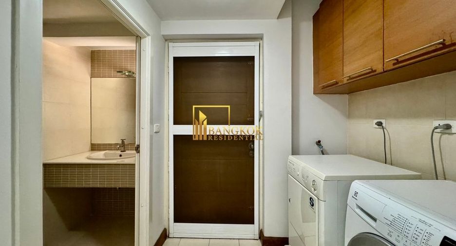 Haus zur Miete mit 4 Zimmer in Watthana, Bangkok