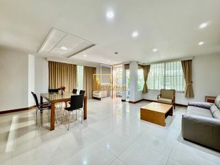 Haus zur Miete mit 4 Zimmer in Watthana, Bangkok