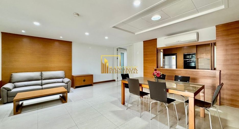 Haus zur Miete mit 4 Zimmer in Watthana, Bangkok