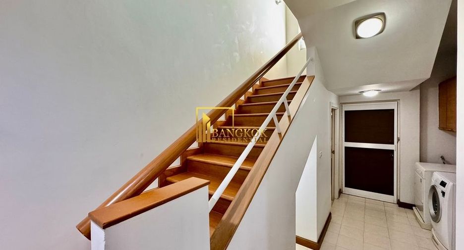 Haus zur Miete mit 4 Zimmer in Watthana, Bangkok