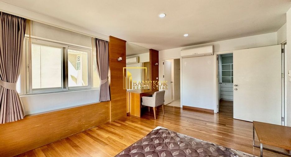 Haus zur Miete mit 4 Zimmer in Watthana, Bangkok