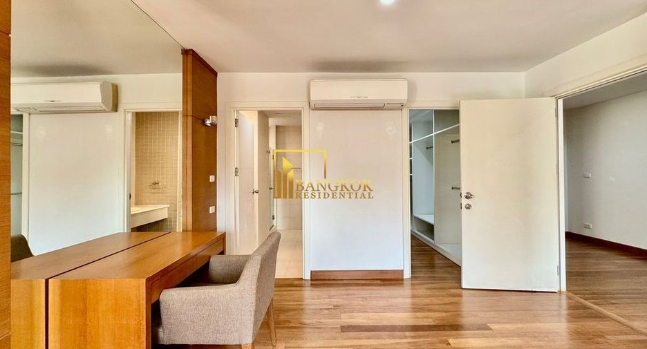 Haus zur Miete mit 4 Zimmer in Watthana, Bangkok