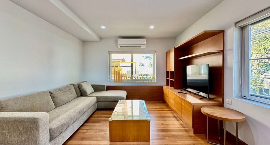 Haus zur Miete mit 4 Zimmer in Watthana, Bangkok