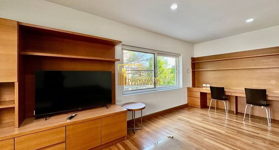 Haus zur Miete mit 4 Zimmer in Watthana, Bangkok