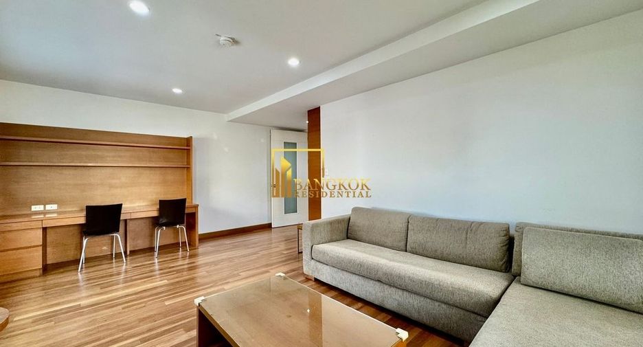 Haus zur Miete mit 4 Zimmer in Watthana, Bangkok