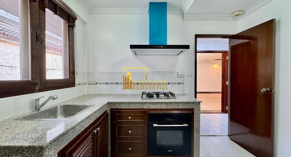For rent 3 bedrooms house in Watthana, Bangkok