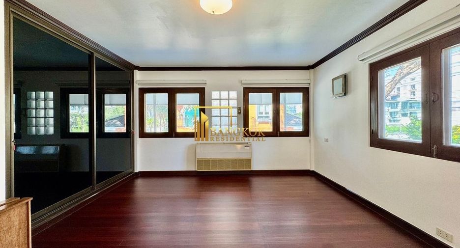 For rent 3 bedrooms house in Watthana, Bangkok
