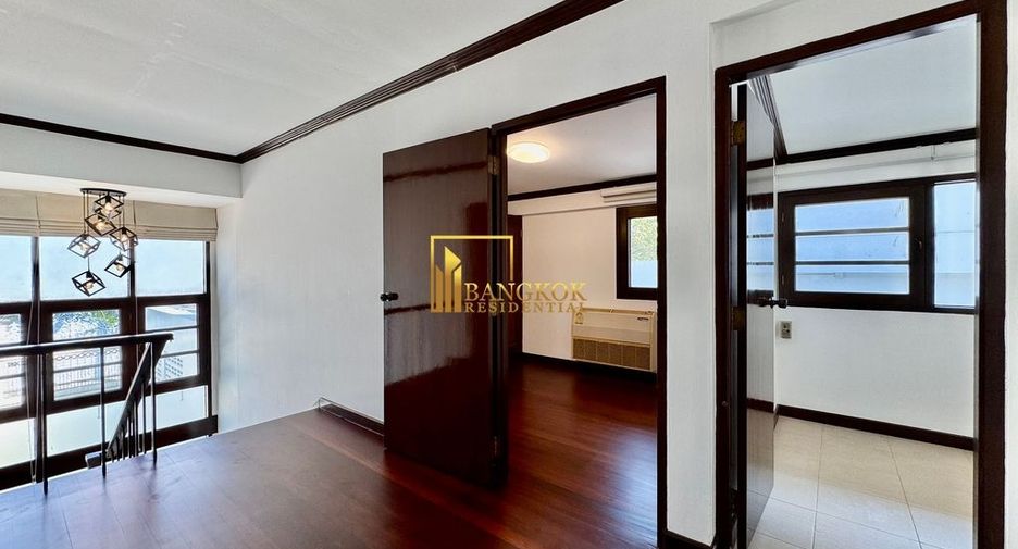 For rent 3 bedrooms house in Watthana, Bangkok