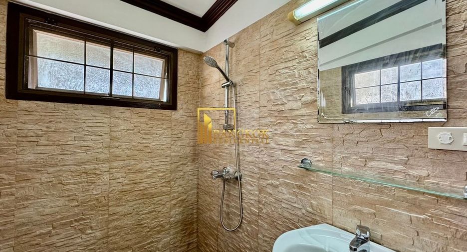 For rent 3 bedrooms house in Watthana, Bangkok