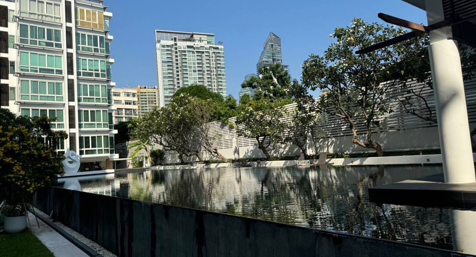 For sale 4 bedrooms condo in Khlong Toei, Bangkok