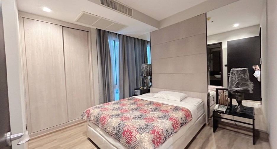 For sale 4 bedrooms condo in Khlong Toei, Bangkok