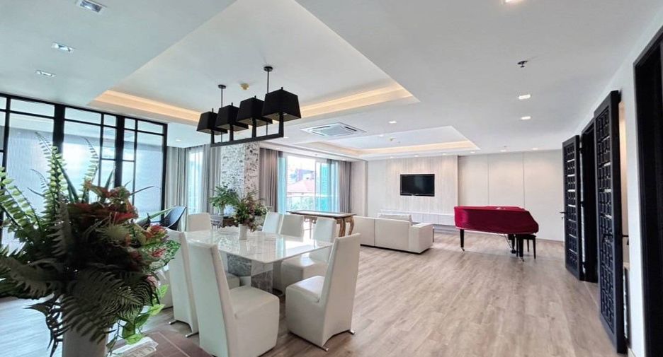 For sale 4 bedrooms condo in Khlong Toei, Bangkok