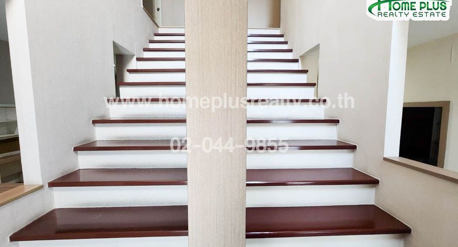 Reihenhaus zum Kauf mit Studio in Saphan Sung, Bangkok
