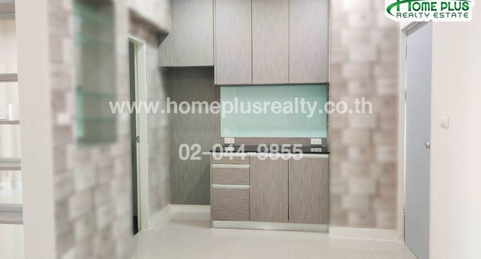 Reihenhaus zum Kauf mit Studio in Saphan Sung, Bangkok
