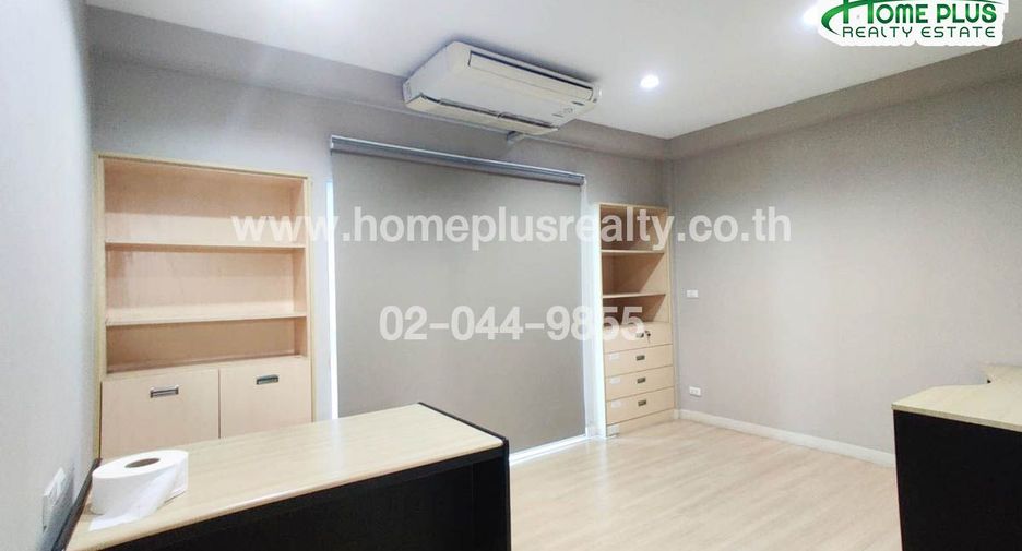 Reihenhaus zum Kauf mit Studio in Saphan Sung, Bangkok