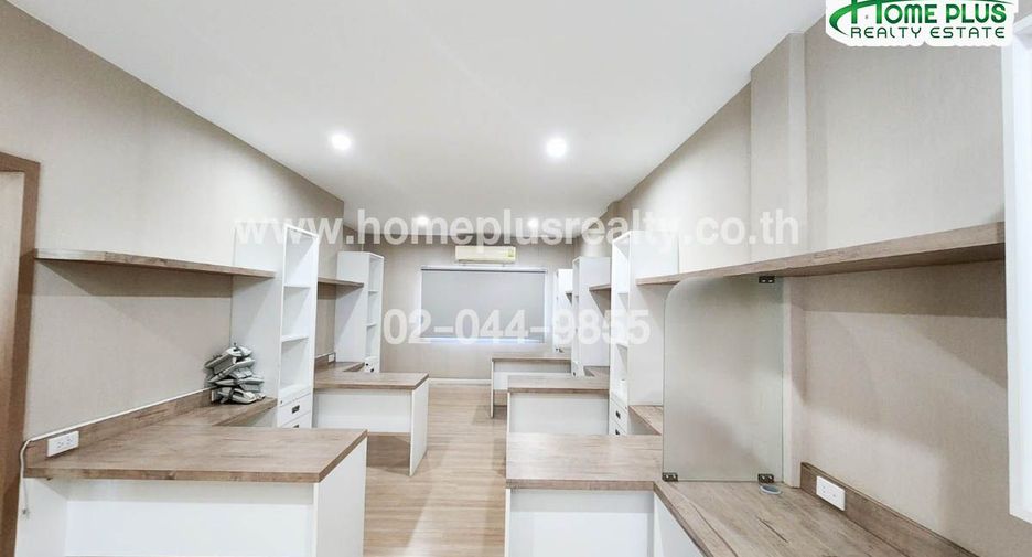 Reihenhaus zum Kauf mit Studio in Saphan Sung, Bangkok