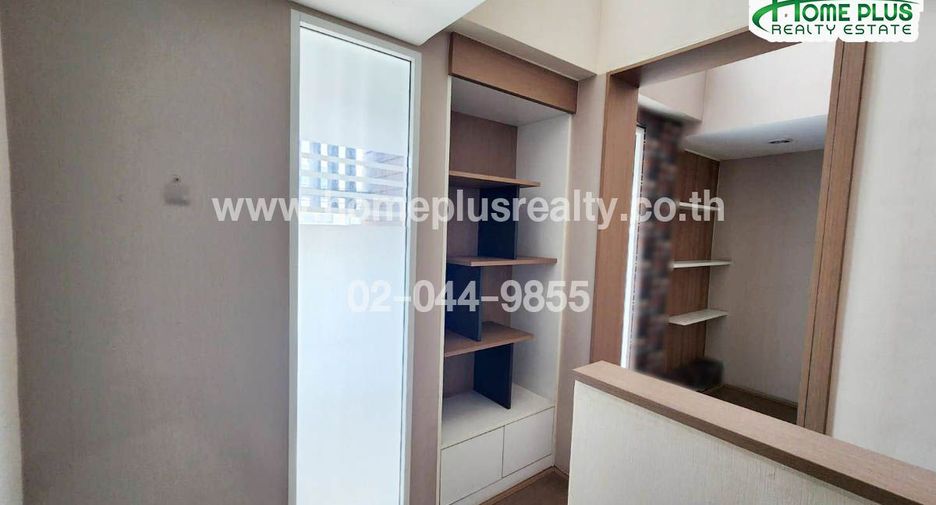 Reihenhaus zum Kauf mit Studio in Saphan Sung, Bangkok