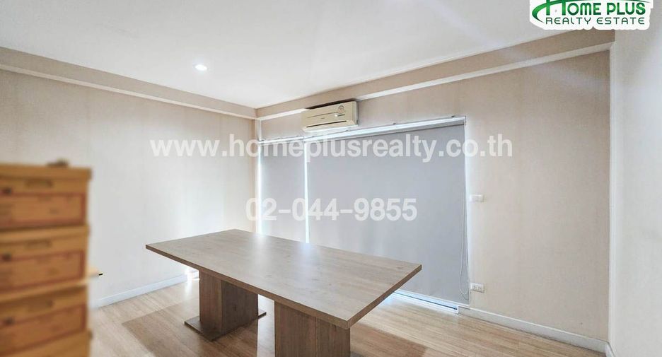 Reihenhaus zum Kauf mit Studio in Saphan Sung, Bangkok
